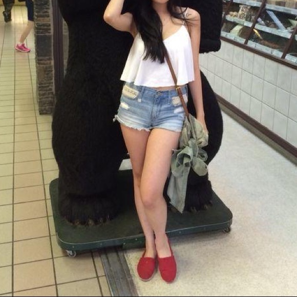 💙3/$30 EXPRESS white ruffle crop top - Picture 4 of 5